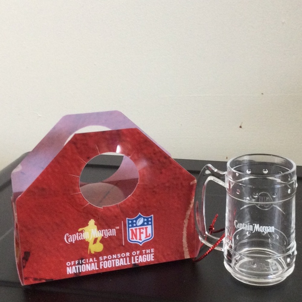 New 2 Captain Morgan Set